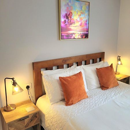 1 Merchants Gate - 2 Bedroom, City Apartment With Private Parking York Extérieur photo