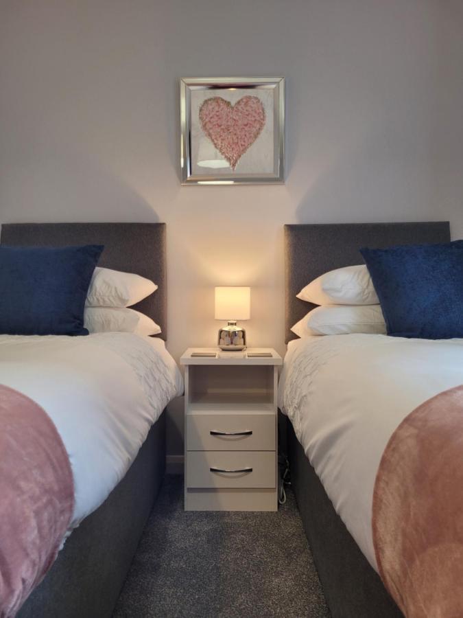 1 Merchants Gate - 2 Bedroom, City Apartment With Private Parking York Extérieur photo